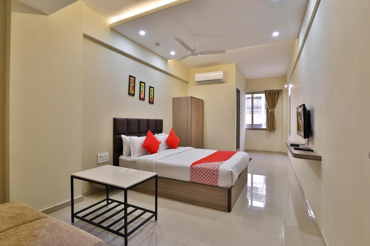 Oyo 28429 Hotel Citadel Surate Extérieur photo