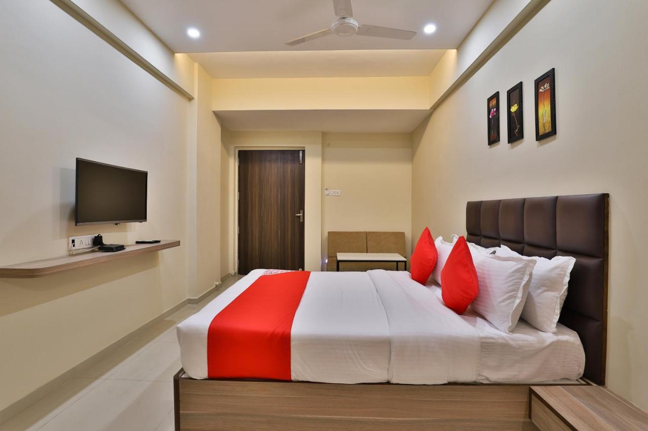 Oyo 28429 Hotel Citadel Surate Extérieur photo